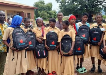 Remise des kits scolaires à 165 filles du collège de Bissikirima et deux collèges de la Commune Urbaine (PK2 et Lycée Collège Barry Diawadou).